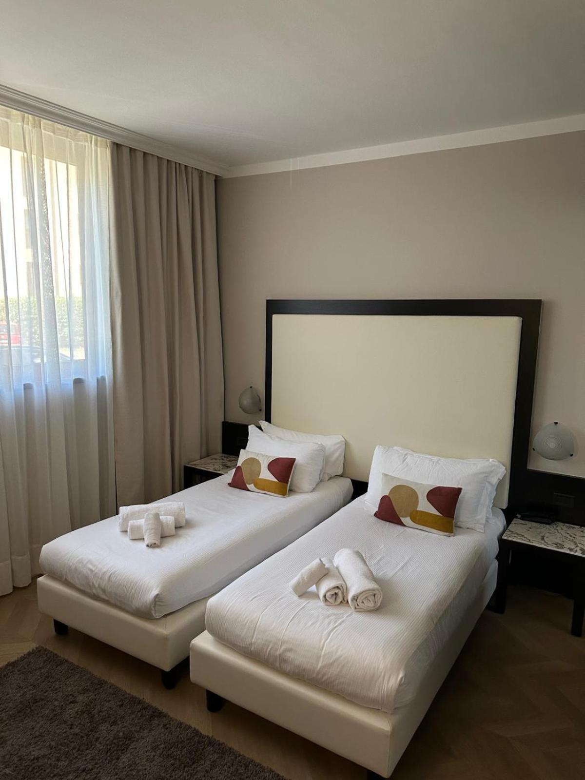 Hotel Comtur Binasco Esterno foto