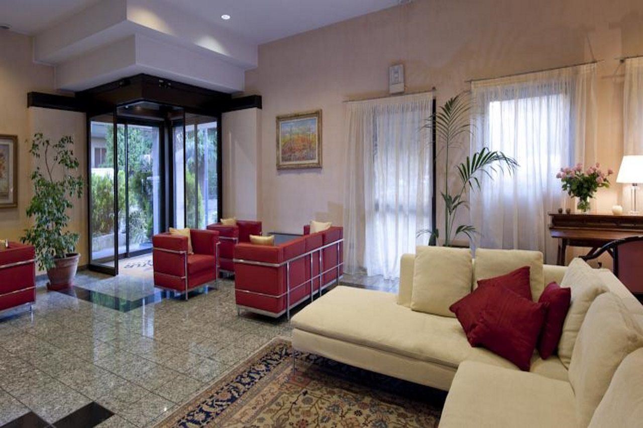 Hotel Comtur Binasco Esterno foto